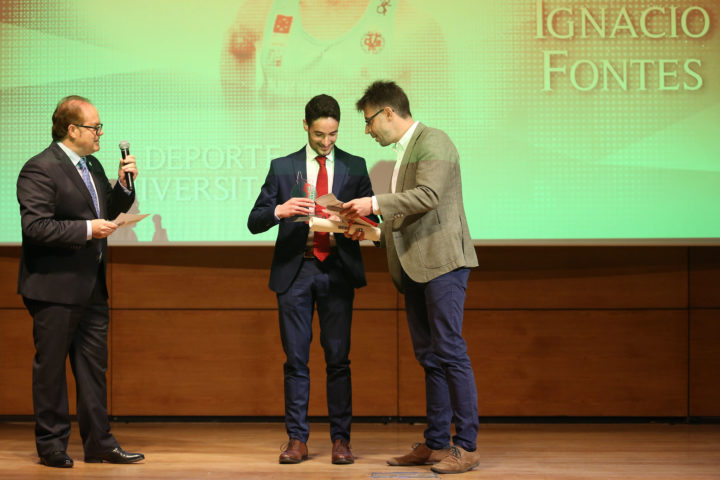Ignacio Fontes recoge el Premio al Mejor Deportista Universitario