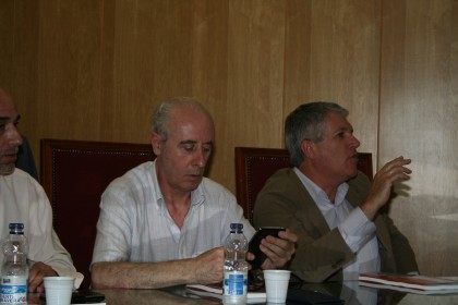Intervención de Molina Maza, presidente de la Federación Granadina de Fútbol. Gerardo Girón junto a él