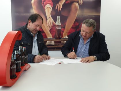 Acuerdo de colaboración entre la AEPD Granada y Coca-Cola European Partners Iberia
