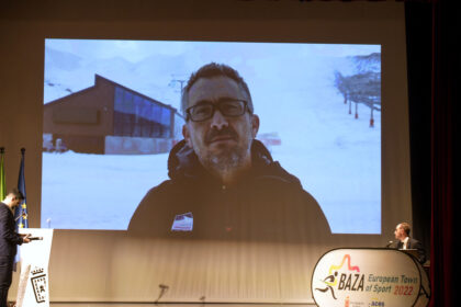 Santiago Sevilla contó desde Sierra Nevada las novedades de la nueva temporada de esquí, que comenzaba el día siguiente de la Gala