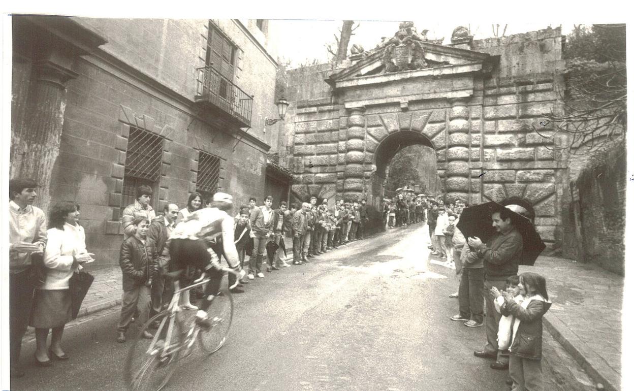 La Cuesta de Gomérez, protagonista de tres cronoescaladas en la Vuelta a Andalucía durante los 80. Foto: IDEAL / González Molero